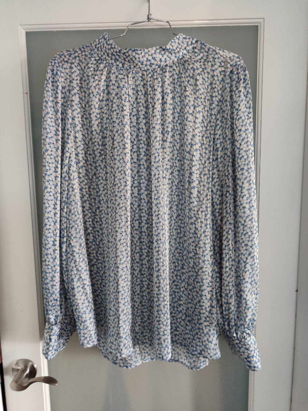 Soft Blue white floral shadow stripe Mock Neck Long sleeve Blouse - Size XL